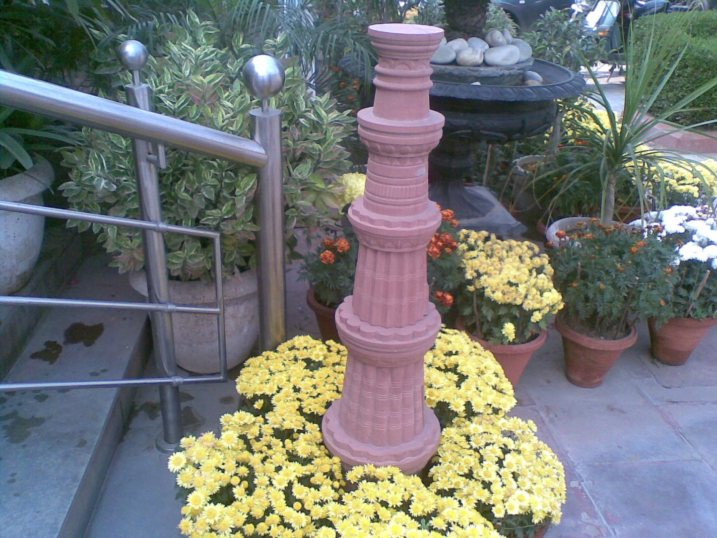 Stone Plus India Red Stone Qutub Minar Miniature