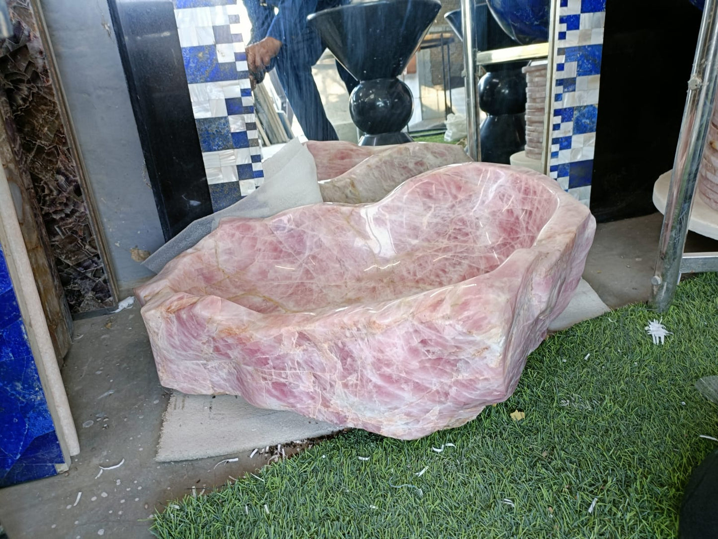 Stone Plus India Rose Quartz Washbasin Natural Shape