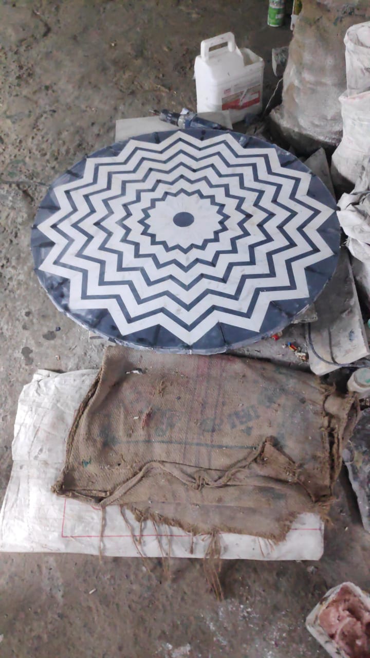 Stone Plus India Black and White Marble Floor Medallion Overlay