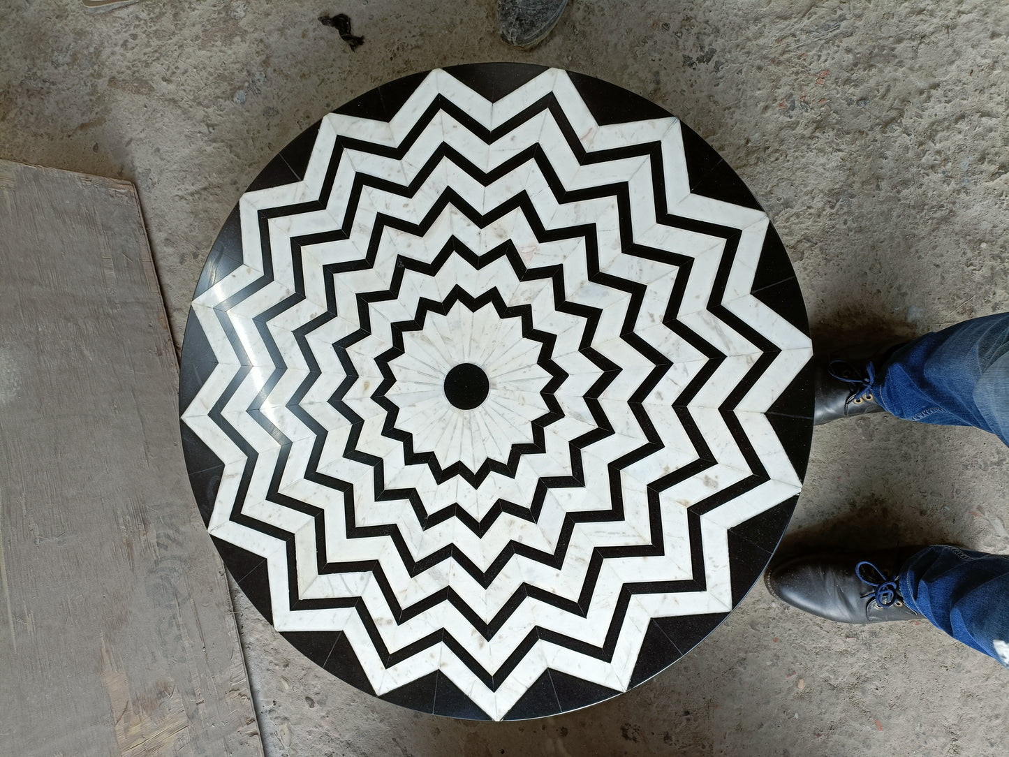 Stone Plus India Black and White Marble Floor Medallion Overlay